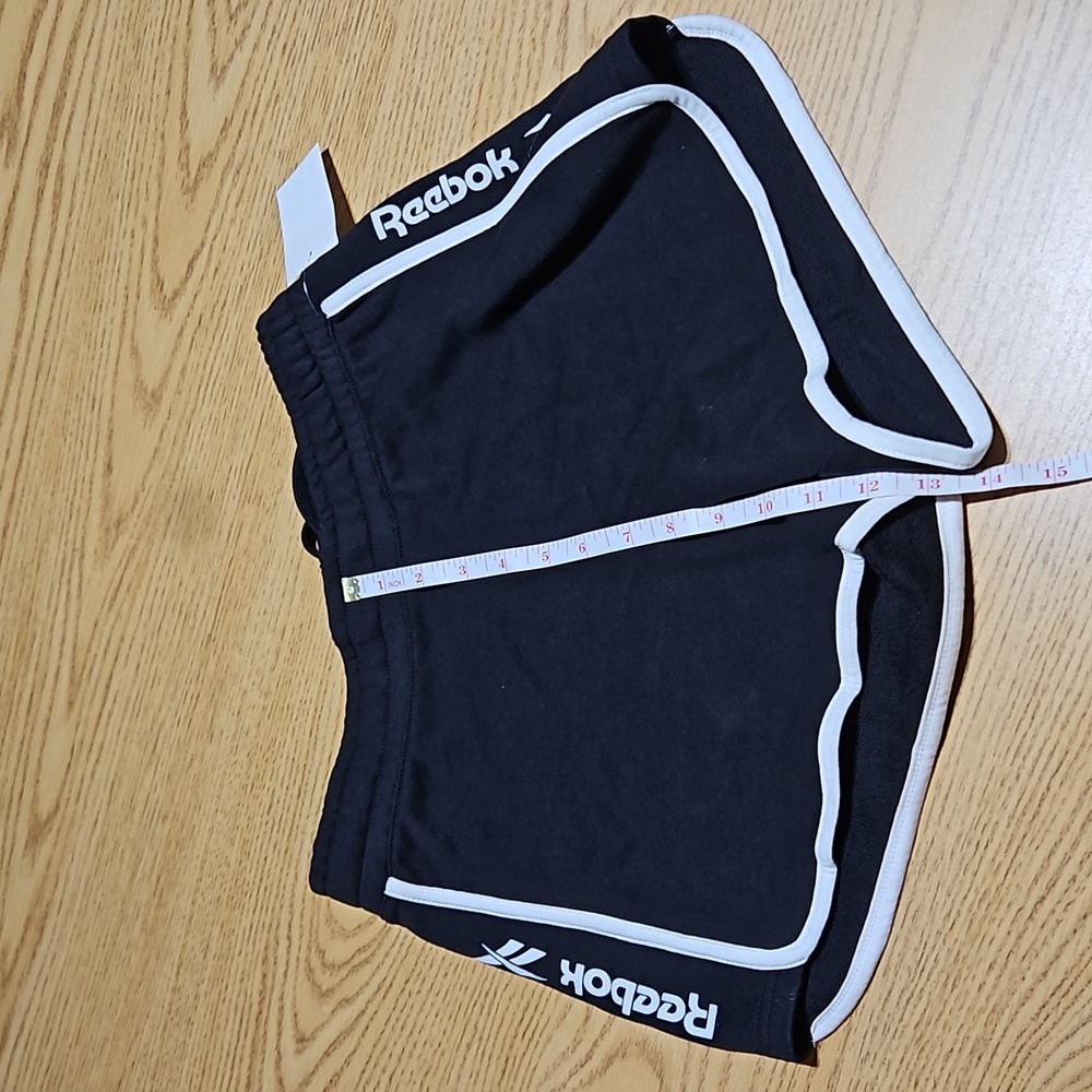 π£ Reebok Shorts